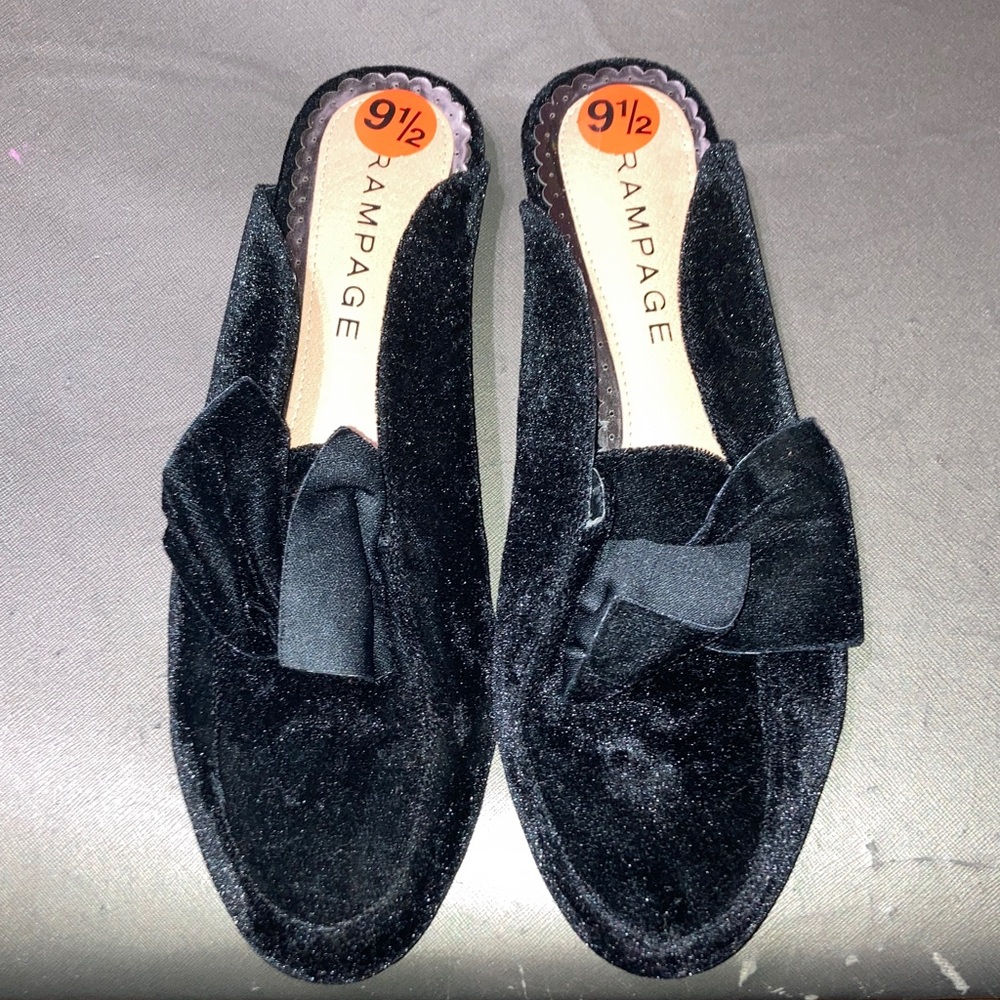 Rampage Women's Black Velvet Flats with Bow